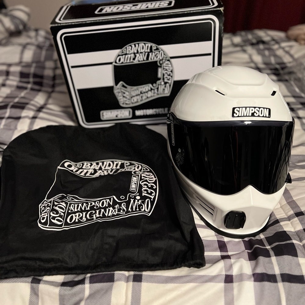 COPY - Simpson Ghost Bandit Helmet Black Visor Go Pro Attachment. Does have scr…